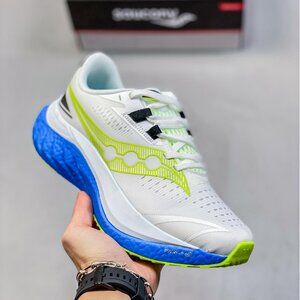 Saucony Triumph 20 Cushioning Mesh Sneakers